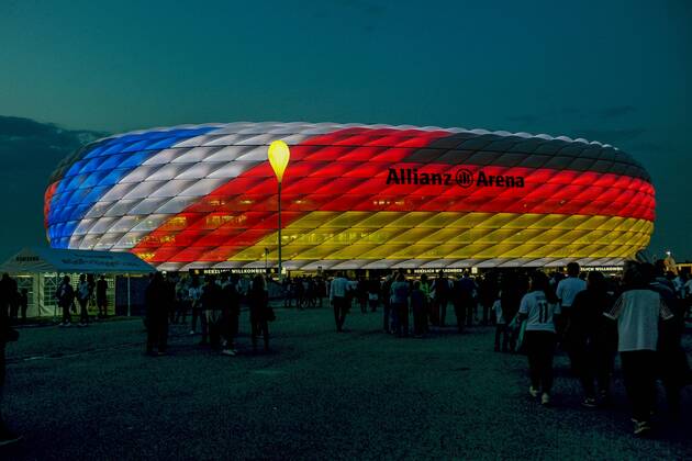 Feature, Die Allianz-Arena leuchtet heute in den Farben von Deutschland und Frankreich. Deutschland, Muenchen, 06.09.2018, Fussball, Nationalmannschaft, UEFA Nations League, 1.Spieltag: Deutschland vs Frankreich, Allianz-Arena DFL DFB REGULATIONS PROHIBIT ANY USE OF PHOTOGRAPHS AS IMAGE SEQUENCES AND OR QUASI-VIDEO.