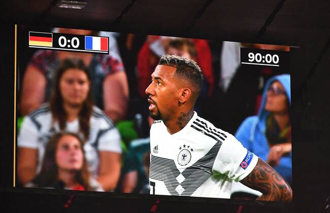 Fussball, Herren, Saison 2018 19, Nations League, Länderspiel in München, Deutschland - Frankreich, Jerome Boateng (Deutschland) und Anzeigetafel mit 0:0-Endstand, 06.09.2018, Copyright: xMatthiasxKochx