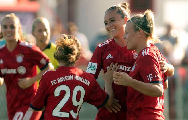 12.09.2018 Subotica(Serbia) ZFK Spartak Subotica-FC Bayern München UEFA women s football champions league round of 32 Gina Lewandowski(2nd from right) with Kristin Demann (r) FC Bayern München celebrate first goal on match :