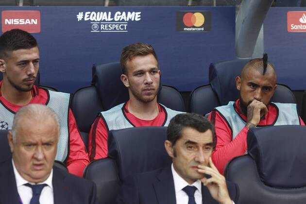 Partido de la Champions League disputado entre Barcelona y PSV. En la imagen, Lenglet, Arthur y Vidal. Champions League match. Barcelona vs PSV. In this picture, Lenglet, Arthur and Vidal.