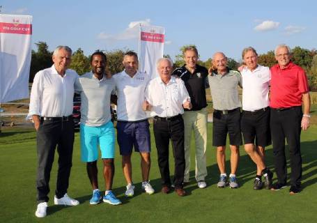 VfB Stuttgart Golf Cup 2018 Deutschland, Marrhördt, 19.09.2018, Fussball, Bundesliga, Saison 2018 2019, VfB Stuttgart Golf Cup 2018: v.l. Wolfgang Dietrich, Cacau, Silvio Meißner, Hermann Ohlicher, Eberhard Herzog von Württemberg, Bernd Martin, Roland Hattenberger, Klaus Funk.