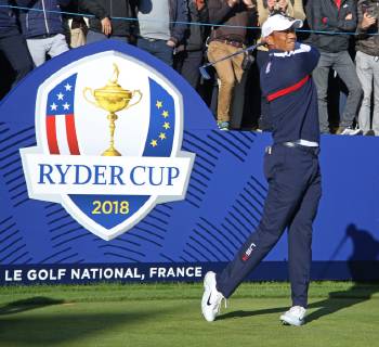 Tiger Woods participates in a practice session at Le Golf National in Guyancourt near Paris on September 25, 2018.  PAR20180925037 DAVIDxSILPA