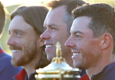 Tommy Fleetwood (L), Paul Casey (C) and Rory McIlroy arrive for the Ryder Cup European team photo at Le Golf National in Guyancourt near Paris on September 25, 2018.  PAR20180925049 DAVIDxSILPA