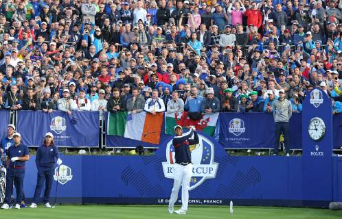 Tiger Woods hits his opening shot on the first tee at the start of the Ryder Cup at Le Golf National in Guyancourt near Paris on September 28, 2018. Team USA will compete against Team Europe in the three-day tournament.  PAR20180928065 DAVIDxSILPA