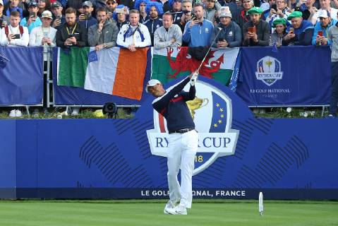 Tiger Woods hits his opening shot on the first tee at the start of the Ryder Cup at Le Golf National in Guyancourt near Paris on September 28, 2018. Team USA will compete against Team Europe in the three-day tournament.  PAR20180928087 DAVIDxSILPA