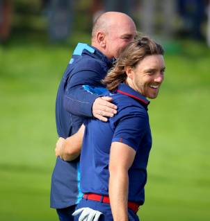 2018 Ryder Cup Day 1, Albatros Course, Le Golf National, Saint-Quentin-en-Yvelines, Paris 28 9 2018 Tommy Fleetwood celebrates winning his match with Thomas Bjorn on the 18th hole Tommy Fleetwood celebrates winning his match with Thomas Bjorn on the 18th hole 28 9 2018  Copyright: x©INPHO OisinxKeniryx OSH_9580