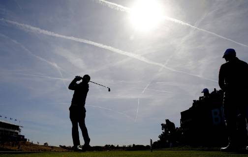 US golfer Jordan Spieth shots at tee 13 during the fourball competition on the second day of the Ryder Cup 2018 at The Golf National in Guyancourt, near Paris, France, 29 September 2018. The Ryder Cup 2018 runs from 25 to 30 September. Ryder Cup 2018 !ACHTUNG: NUR REDAKTIONELLE NUTZUNG!  Copyright: xLUISxTEJIDOx GRAF5833 20180929-636738282330163425