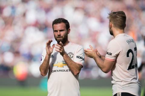 Juan Mata of Manchester United ManU applauds the fans at the final whistle during the Premier League match at the London Stadium, London. Picture date 29th September 2018. Picture credit should read: Craig Mercer Sportimage EDITORIAL USE ONLY. No use with unauthorised audio, video, data, fixture lists, club league logos or live services. Online in-match use limited to 120 images, no video emulation. No use in betting, games or single club league player publications.