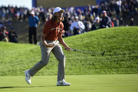 Sport Bilder des Tages joie de Tommy Fleetwood of England (Team Europ) GOLF : Ryder Cup 2018 - Guyancourt - 29 09 2018 JBAutissier Panoramic 