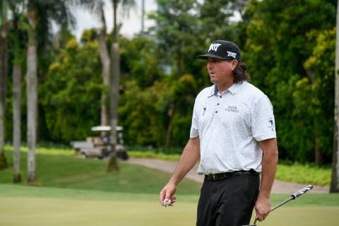 October 11, 2018 - Kuala Lumpur, Malaysia - Pat Perez of the United States in action on first round of the CIMB Classic at TPC Kuala Lumpur on 11 October, 2018 in Kuala Lumpur, Malaysia CIMB Classic - Round One  - ZUMAn230 20181011_zaa_n230_144 Copyright: xChrisxJungx