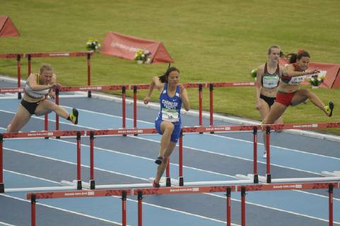 October 11, 2018 - Buenos Aires, Buenos Aires, Argentina - TING-WEI LIN of Chinese Taipei leads the Women s 100m Hurdles (76.2cm) Stage 1 - Heat 2 in which she came first on Day 5 of the Buenos Aires 2018 Youth Olympic Games Olympische Spiele Olympia OS at the Olympic Park. Buenos Aires 2018 Youth Olympic Games - ZUMAm105 20181011_zaf_m105_041 Copyright: xPatricioxMurphyx