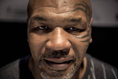 Fotoshootings der letzten Wochen Sport Themen der Woche KW44 Sport Bilder des Tages Boxen, Mike Tyson Fotoshooting Mike Tyson holder pressemoede paa Hotel Scandic i Koedbyen i Koebenhavn, tirsdag den 30. oktober 2018. Mike Tyson og Mikkel Kesseler skal samme aften afholde talkshow i Cirkusbygningen om livets op og nedture med efterfoelgende spoergerunde.. , Copenhagen Denmark  Copyright: RitzauxScanpix MadsxClausxRasmussenx COP101 COP101 spdk20181030-142641-L