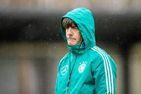 Sport Themen der Woche KW46 Sport Bilder des Tages Trainer Joachim Loew waehrend des Trainings der Nationalmannschaft Deutschland zur Vorbereitung auf die Begegnung zwischen Deutschland und Russland im Red Bull Trainingszentrum am 13. November 2018 in Leipzig, Sachsen (Saxony), Deutschland (Germany) Photo: Hartmut Boesener Eibner FB-TR Nationalmannschaft Deutschland Leipzig Copyright: xEIBNER HartmutxBoesenerx EP_HBR