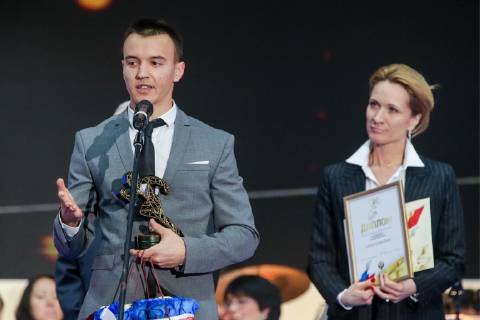 MOSCOW, RUSSIA â€“ DECEMBER 4, 2018: Russia s Paralympic alpine skiing champion Alexei Bugayev (L) and Russia s three-time Olympic synchronised swimming champion Maria Kiseleva at a ceremony to present the 2018 Russian national prize at the office of the Ministry of Sport of Russia. Vladimir Gerdo TASS  TS099CA2