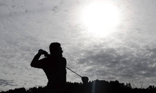 Spanish golfers Jon Rahm hits the ball during a charity event held at Circuito Meaztegi Golf in Ortuella, Bizkaia, Spain, 22 December 2018. Circuito Meaztegi Golf !ACHTUNG: NUR REDAKTIONELLE NUTZUNG!  Copyright: xLUISxTEJIDOx GRAF1541 20181222-636811005657143484