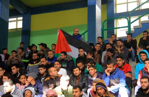 January 11, 2019 - Rafah, Gaza Strip, Palestinian Territory - Palestinian fans watch the 2019 AFC Asian Cup Group B football match between Palestine and Australia, in Rafah in the souhtern Gaza Strip on January 11, 2019. The match ended in 3-0 to Australia Middle East News - January 11, 2019 - ZUMAap3_ 88356655st Copyright: xAlixHamadx
