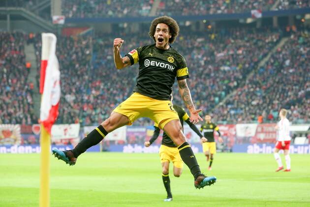 Sport Themen der Woche KW03 Sport Bilder des Tages RB Leipzig - Dortmund Fussball Bundesliga Leipzig, 19.01.2019, Red Bull Arena, Fussball, Herren, 1. Bundesliga, 18. Spieltag , RB Leipzig - Borussia Dortmund , Im Bild: Tor für Dortmund, Axel Witsel (28, Dortmund) bejubelt seinen Treffer zum 0:1 , Gemäß den Vorgaben der DFL (Deutsche Fußball Liga) ist es untersagt, in dem Stadion und oder vom Spiel angefertigte Fotoaufnahmen in Form von Sequenzbildern und oder videoähnlichen Fotostrecken zu verwerten bzw. verwerten zu lassen. , DFL regulations prohibit any use of photographs as image sequences and or quasi-video. ,