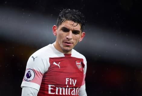 Football - 2018 2019 Premier League - Arsenal vs. Cardiff City Lucas Torreira looks on, at The Emirates. COLORSPORT ASHLEY WESTERN