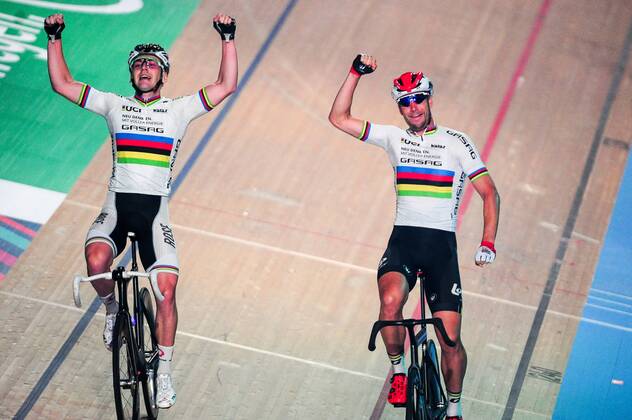 Sport Themen der Woche KW05 Sport Bilder des Tages Teo Reinhardt und Roger Kluge (beide GER) gewinnen das 108. Berliner Sechstagerennen 2019 - Querformat - quer - horizontal - Event Veranstaltung: 108. Berliner Sechstagerennen - Six Day Berlin - 5.Nacht - Ort Location: Velodrom Berlin - Region: Berlin - Land Country: Deutschland Germany - Datum Date: 29.01.2019