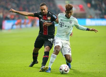 02.02.2019, Fussball 1. Bundesliga 2018 2019, 20. Spieltag, Bayer 04 Leverkusen - FC Bayern München, in der BayArena Leverkusen. (L-R) Karim Bellarabi (Bayer Leverkusen) gegen Kingsley Coman (Bayern München)