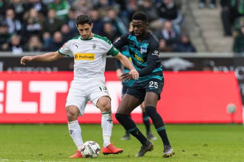 (L-R) Lars Stindl of Borussia Mönchengladbach, Jordan Torunarigha of Hertha BSC (DFL regulations prohibit any use of photographs as image sequences and or quasi-video) during the 1. Bundesliga match between Borussia Monchengladbach and Hertha BSC Berlin at the Borussia-Park, on February 09, 2019 in Monchengladbach, Germany 1. Bundesliga 2018 2019 xVIxVIxImagesx xGerritxvanxKeulenxIVx 13657504