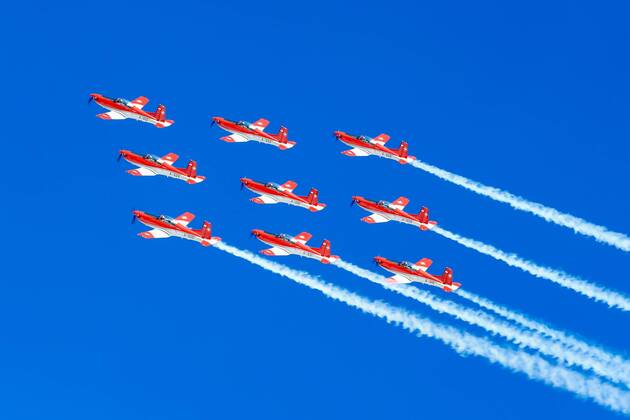 Sport Themen der Woche KW08 Sport Bilder des Tages ALPINE SKIING - FIS WC Crans Montana CRANS-MONTANA,SWITZERLAND,24.FEB.19 - ALPINE SKIING - FIS World Cup, alpine combined, downhill, ladies. Image shows a showact of the Patrouille Suisse. GEPAxpictures xMarioxBuehner