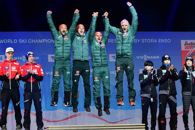 2019.02.24 Seefeld Innsbruck Mistrzostwa Swiata w Narciarstwie Klasycznym Seefeld 2019 Konkurs druzynowy na duzej skoczni Bergisel HS130 - ceremonia medalowa N z Markus Eisenbichler, Karl Geiger, Richard Freitag, Stephan Leyhe Foto Martyna Szydlowska Newspix 2019.02.24 Seefeld Innsbruck FIS Nordic World Ski Championship Seefeld 2019 Team competition large hill Bergisel HS130 - medal ceremony Markus Eisenbichler, Karl Geiger, Richard Freitag, Stephan Leyhe Credit: Martyna Szydlowska Newspix --- Newspix.pl  20190224_MS_097