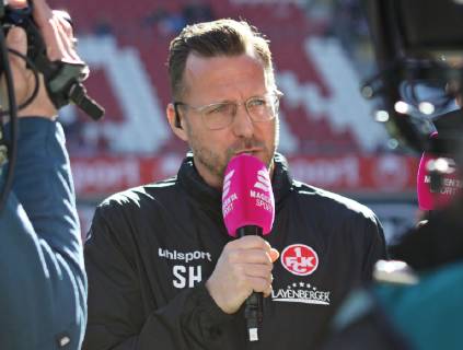 24.02.2019, xklex, Fussball 3.Liga, 1.FC Kaiserslautern - FSV Zwickau emspor, v.l. Kaiserslautern-Trainer Sascha Hildmann (DFL DFB REGULATIONS PROHIBIT ANY USE OF PHOTOGRAPHS as IMAGE SEQUENCES and or QUASI-VIDEO) Kaiserslautern
