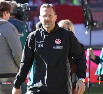 24.02.2019, xklex, Fussball 3.Liga, 1.FC Kaiserslautern - FSV Zwickau emspor, v.l. Kaiserslautern-Trainer Sascha Hildmann (DFL DFB REGULATIONS PROHIBIT ANY USE OF PHOTOGRAPHS as IMAGE SEQUENCES and or QUASI-VIDEO) Kaiserslautern