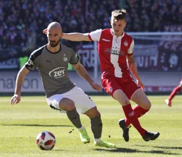 24.02.2019, xklex, Fussball 3.Liga, 1.FC Kaiserslautern - FSV Zwickau emspor, v.l. Nico Antonitsch (Zwickau) Florian Pick (Kaiserslautern) (DFL DFB REGULATIONS PROHIBIT ANY USE OF PHOTOGRAPHS as IMAGE SEQUENCES and or QUASI-VIDEO) Kaiserslautern