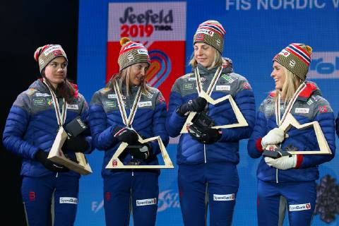 Nordische Ski WM in Seefeld, 4x5km Staffel Damen, Siegerehrung NORDIC SKIING - FIS Nordic World Ski Championships Seefeld 2019 SEEFELD,AUSTRIA,28.FEB.19 - NORDIC SKIING, CROSS COUNTRY SKIING - FIS Nordic World Ski Championships, Medal Plaza, award ceremony, 4x5km relay, ladies. Image shows Heidi Weng, Ingvild Flugstad Oestberg, Astrid Uhrenholdt Jacobsen, Therese Johaug (NOR). GEPAxpictures xCh.xKelemen