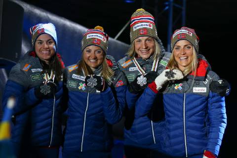 Nordische Ski WM in Seefeld, 4x5km Staffel Damen, Siegerehrung NORDIC SKIING - FIS Nordic World Ski Championships Seefeld 2019 SEEFELD,AUSTRIA,28.FEB.19 - NORDIC SKIING, CROSS COUNTRY SKIING - FIS Nordic World Ski Championships, Medal Plaza, award ceremony, 4x5km relay, ladies. Image shows Heidi Weng, Ingvild Flugstad Oestberg, Astrid Uhrenholdt Jacobsen, Therese Johaug (NOR). GEPAxpictures xCh.xKelemen