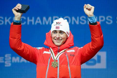 Nordische Ski WM in Seefeld, Nordische Kombination, Siegerehrung NORDIC SKIING - FIS Nordic World Ski Championships Seefeld 2019 SEEFELD,AUSTRIA,28.FEB.19 - NORDIC SKIING, NORDIC COMBINED - FIS Nordic World Ski Championships, Medal Plaza, award ceremony, 10km Gundersen, individual. Image shows Jarl Magnus Riiber (NOR). GEPAxpictures xCh.xKelemen