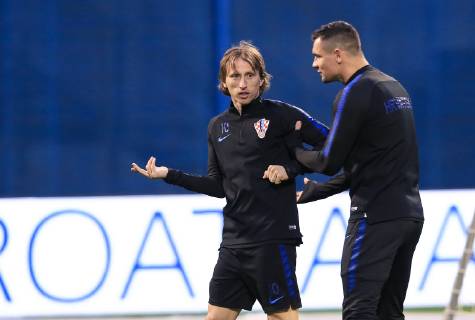 Fußball, Nationalteam Kroatien Training Croatian national football team training 20.03.2019. , Zagreb - On stadium Maksimir Croatian national football team held a training before qualifying matches for Euro 2020 against Azerbaijan and Hungary. Luka Modric and Dejan Lovren MarkoxPrpic PIXSELL