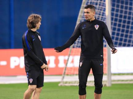 Fußball, Nationalteam Kroatien Training Croatian national football team training 20.03.2019. , Zagreb - On stadium Maksimir Croatian national football team held a training before qualifying matches for Euro 2020 against Azerbaijan and Hungary. Luka Modric and Dejan Lovren MarkoxPrpic PIXSELL