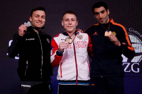 Turnen, EM in Stettin, Siegerehrungen 13.04.2019 SZCZECIN 8. MISTRZOSTWA EUROPY W GIMNASTYCE SPORTOWEJ KOBIET I MEZCZYZN DZIEN 4 - FINALY NA PRZYRZADACH 8th European Championships in Artistic Gymnastics Day 4 - Apparatus Finals N Z MARCO LODADIO (ITA) DENIS ABLIAZIN (RUS) VAHAGN DAVTYAN (ARM) FOT MATEUSZ SLODKOWSKI FOTONEWS NEWSPIX.PL --- Newspix.pl  20190413FNMS099