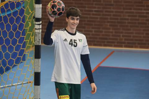 Spaniens EX König Juan Carlos mit seiner Frau Sophia und den Töchtern Elena und Cristina kommen zum Handballspiel des Enkels , Der 18-Jährige Pablo Urdangarin, spielt bei den A-Junioren der TSV Hannover-Burgdorf und steht am Sonnabend mit seiner Mannschaft gegen die HSG Wetzlar im Viertelfinale der Deutschen Meisterschaft.Foto: Rainer Droese Royaler Besuch beim Handball