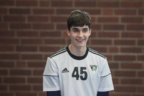 Spaniens EX König Juan Carlos mit seiner Frau Sophia und den Töchtern Elena und Cristina kommen zum Handballspiel des Enkels , Der 18-Jährige Pablo Urdangarin, spielt bei den A-Junioren der TSV Hannover-Burgdorf und steht am Sonnabend mit seiner Mannschaft gegen die HSG Wetzlar im Viertelfinale der Deutschen Meisterschaft.Foto: Rainer Droese Royaler Besuch beim Handball
