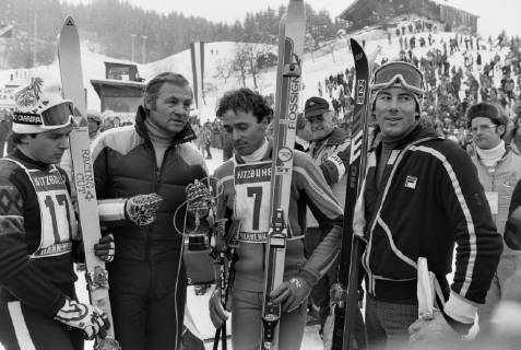 Ski Weltcup Kitzbühel - Slalom Herren SKI ALPIN SAISON 78 79 Weltcup Kitzbühel Slalom Herren 21.01.1979 Anton STEINER (Oesterreich), Sportreporter Harry VALERIEN, Christian Neureuther (Deutschland) und Ingemar STENMARK (Schweden vlnr) im Ziel. Kitzbühel Oesterreich
