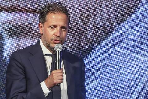 Italy: Football Leader 2019 Football - 2019 leader, the national award of the AIAC Italian Association of Football Coaches, in the seventh consecutive year, in photos Maurizio de Giovanni is an Italian writer, screenwriter, and playwright, author mostly of detective novels. ( Photo by Antonio Balasco Pacific Press) Naples Campania Italy  AntonioxBalascox xPacificxPress