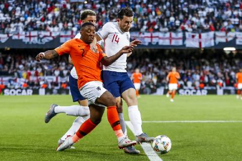 GUIMARAES, 06-06-2019, Estadio D. Afonso Henriques , UEFA Nations League Semi Final. (Left-right) Netherlands player Steven Bergwijn , England player Ben Chilwell during the game Netherlands - England Netherlands - England x3610835x Copyright: