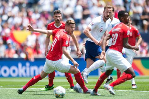 Guimaraes, Portugal, 09.06.2019, UEFA Nations League, 3. Platz, Schweiz - England, Nico Elvedi (Switzerland), Harry Kane (England) and Edimilson Fernandes (Switzerland) battle for the ball ( Defodi-09-531-002170