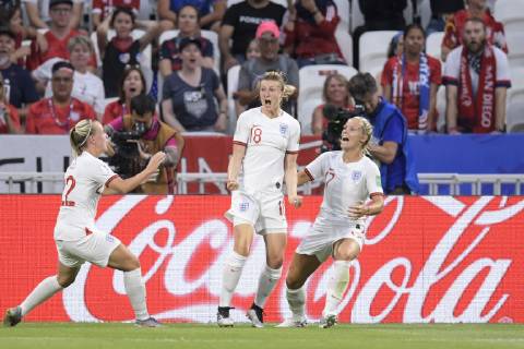 (L-R) Beth Mead of England women, Ellen White of England women, Rachel Daly of England women during the FIFA Women s World Cup France 2019 semi final match between England and United States of America at Stade de Lyon on July 02, 2019 in Lyon, France FIFA Women s World Cup France 2019 2018 2019 xVIxVIxImagesx xGerritxvanxKeulenxIVx 14891484