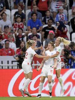 (L-R) Beth Mead of England women, Ellen White of England women, Rachel Daly of England women during the FIFA Women s World Cup France 2019 semi final match between England and United States of America at Stade de Lyon on July 02, 2019 in Lyon, France FIFA Women s World Cup France 2019 2018 2019 xVIxVIxImagesx xGerritxvanxKeulenxIVx 14891783