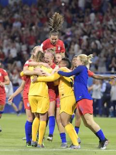 (L-R) Abby Dahlkemper of USA women, goalkeeper Alyssa Naeher of USA women, goalkeeper Adrianna Franch of USA women, Allie Long of USA women during the FIFA Women s World Cup France 2019 semi final match between England and United States of America at Stade de Lyon on July 02, 2019 in Lyon, France FIFA Women s World Cup France 2019 2018 2019 xVIxVIxImagesx xGerritxvanxKeulenxIVx 14892318