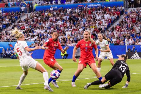 (L-R) Steph Houghton of England women, Christen Press of USA women, Lindsey Horan of USA women, Jill Scott of England women, goalkeeper Carly Telford of England women during the FIFA Women s World Cup France 2019 semi final match between England and United States of America at Stade de Lyon on July 02, 2019 in Lyon, France FIFA Women s World Cup France 2019 2018 2019 xVIxVIxImagesx xGerritxvanxKeulenxIVx 14898040