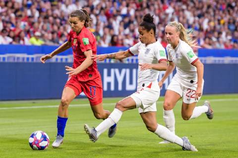 (L-R) Tobin Heath of USA women, Demi Stokes of England women, Beth Mead of England women during the FIFA Women s World Cup France 2019 semi final match between England and United States of America at Stade de Lyon on July 02, 2019 in Lyon, France FIFA Women s World Cup France 2019 2018 2019 xVIxVIxImagesx xGerritxvanxKeulenxIVx 14898050