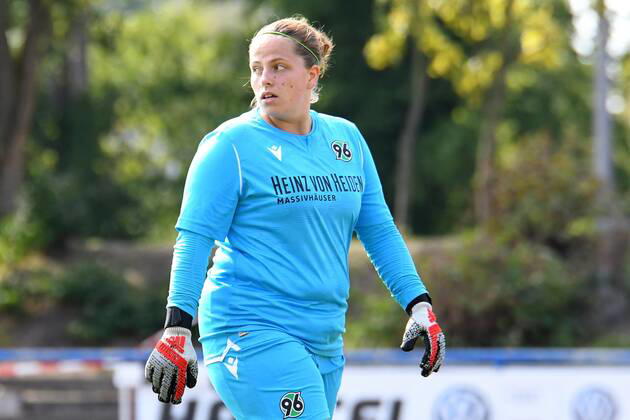 GER, FRLN, TSG 07 Burg Gretesch vs. Hannover 96 15.09.2019, Sportplatz Gretesch, Osnabrück, GER, FRLN, TSG 07 Burg Gretesch vs. Hannover 96 im Bild Torhueterin Katharina Mattus (Hannover 96 16), Aktion Einzelbild