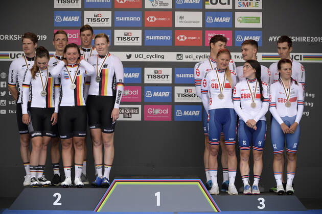 Bilder des Jahres 2019, Sport 09 September Sport Themen der Woche KW38 Sport Bilder des Tages Team Germany and Team Great Britain pictured on the podium after the Team Time Trial Mixed Relay at the UCI Road World Championships cycling in Harrogate, North Yorkshire, United Kingdom, Sunday 22 September 2019. The Worlds are taking place from 21 to 29 September. YORICKxJANSENS  x05669431x
