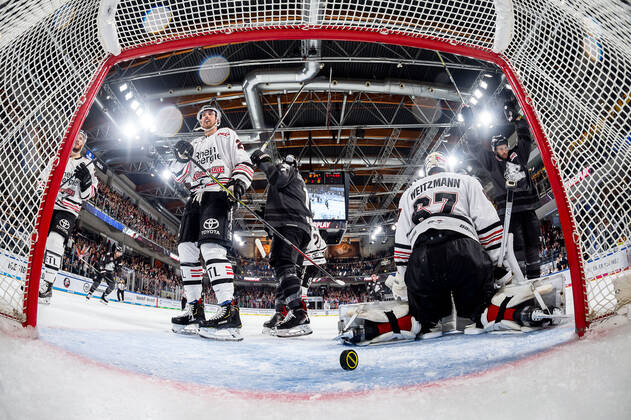 Bilder des Jahres 2019, Sport 09 September Sport Themen der Woche KW38 22.09.2019 - Eishockey - Saison 2019 2020 - DEL - 4. Spieltag: Thomas Sabo Ice Tigers - Kölner Haie - ThHa - 3:0 Torjubel Chris Brown (11, Thomas Sabo Ice Tigers ) Will Acton (41, Thomas Sabo Ice Tigers ) Hannibal Weitzmann (67, Kölner Haie, Koelner Haie ) traurig, enttäuscht